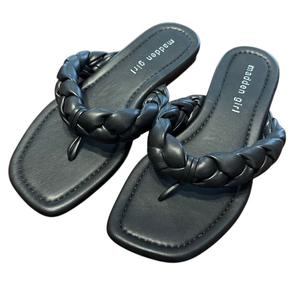 Madden Girl Black Precise Puffy Flat Sandals Women’s US 6 M